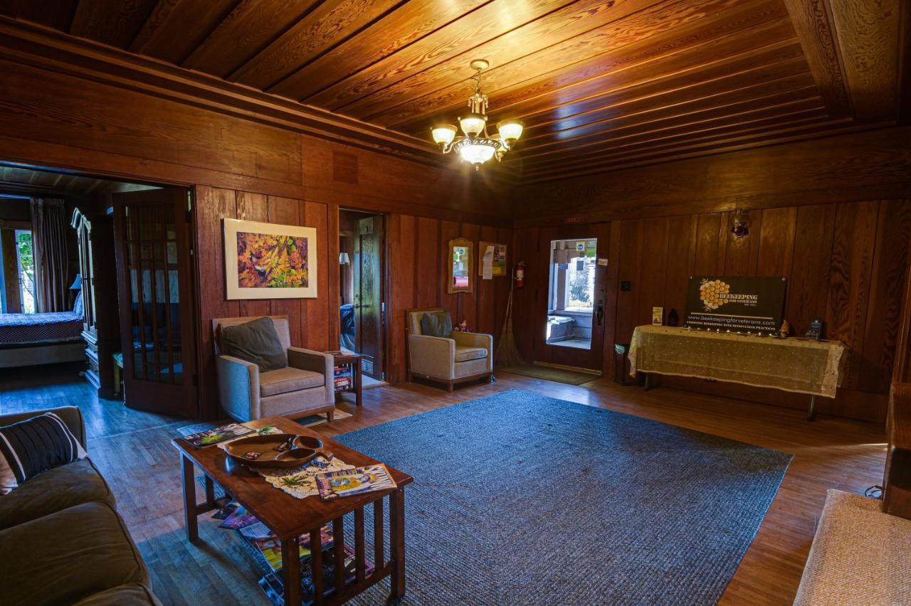 The Captains Quarters Fort Bragg Exteriér fotografie